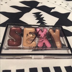 Secret Lace cream eyeshadow kit